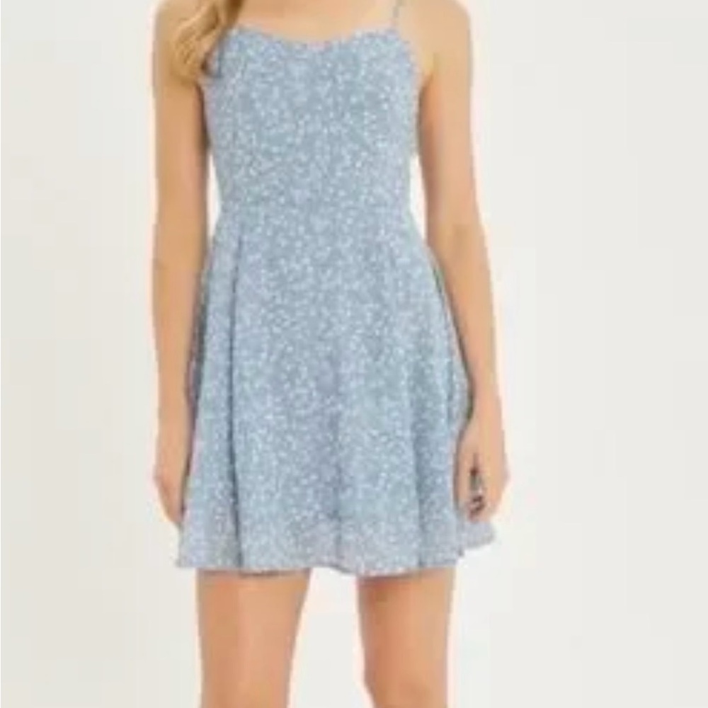 Love Tree women’s Light Blue Floral Spaghetti Strap Dress Jrs size L NWT